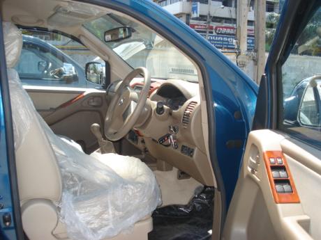 pics of new and used Double Cab Nissan Navara from Thailand's, Singapore's, Dubai's and UK's top new and used Nissan Navara Single, Extra and Double Cab dealer and exporter Soni Motors