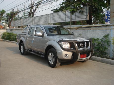 pics of new and used Double Cab Nissan Navara from Thailand's, Singapore's, Dubai's and UK's top new and used Nissan Navara Single, Extra and Double Cab dealer and exporter Soni Motors