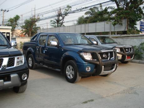 pics of new and used Double Cab Nissan Navara from Thailand's, Singapore's, Dubai's and UK's top new and used Nissan Navara Single, Extra and Double Cab dealer and exporter Soni Motors