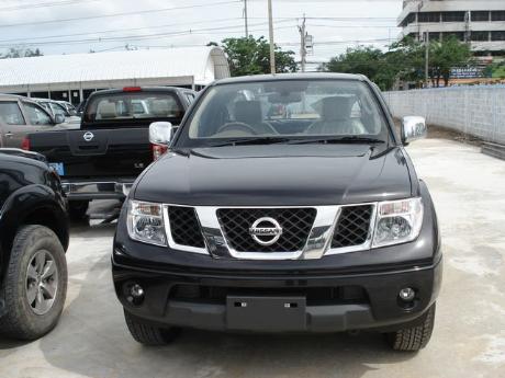 pics of new and used Extra Cab Nissan Navara from Thailand's, Singapore's, Dubai's and UK's top new and used Nissan Navara Single, Extra and Double Cab dealer and exporter Soni Motors